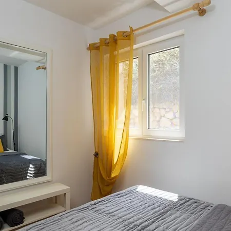 Apartment Tessa With Terrace, Free Wi-fi/parking *
